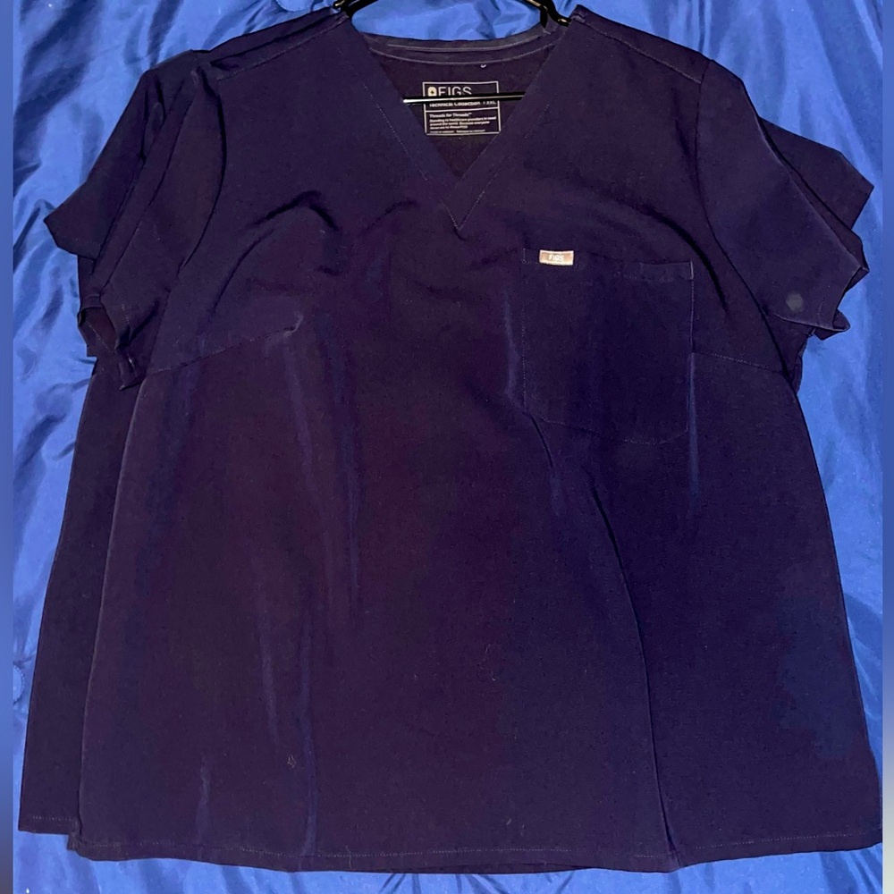 FIGS Catarina One Pocket Scrub Tops - Navy